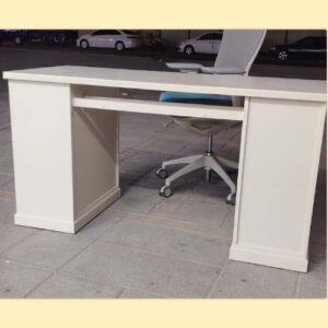 Premium Used Computer Desk – Stylish, Durable & Space-Smart Design