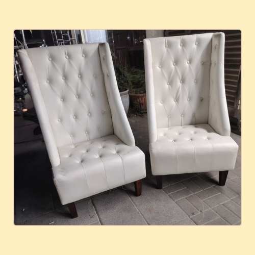 High-Back White Accent Chair in Abu Dhabi – Premium Leatherite