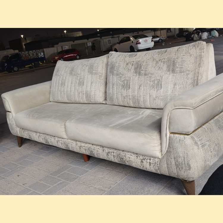 Affordable used sofa Abu Dhabi – clean and stylish seating