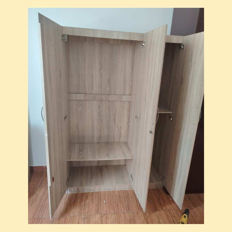 Modern wooden wardrobe Abu Dhabi with three doors