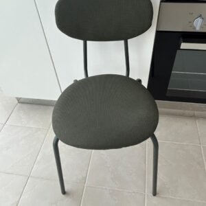Used 4 Seater Dining Table with Chairs for Sale in Abu Dhabi