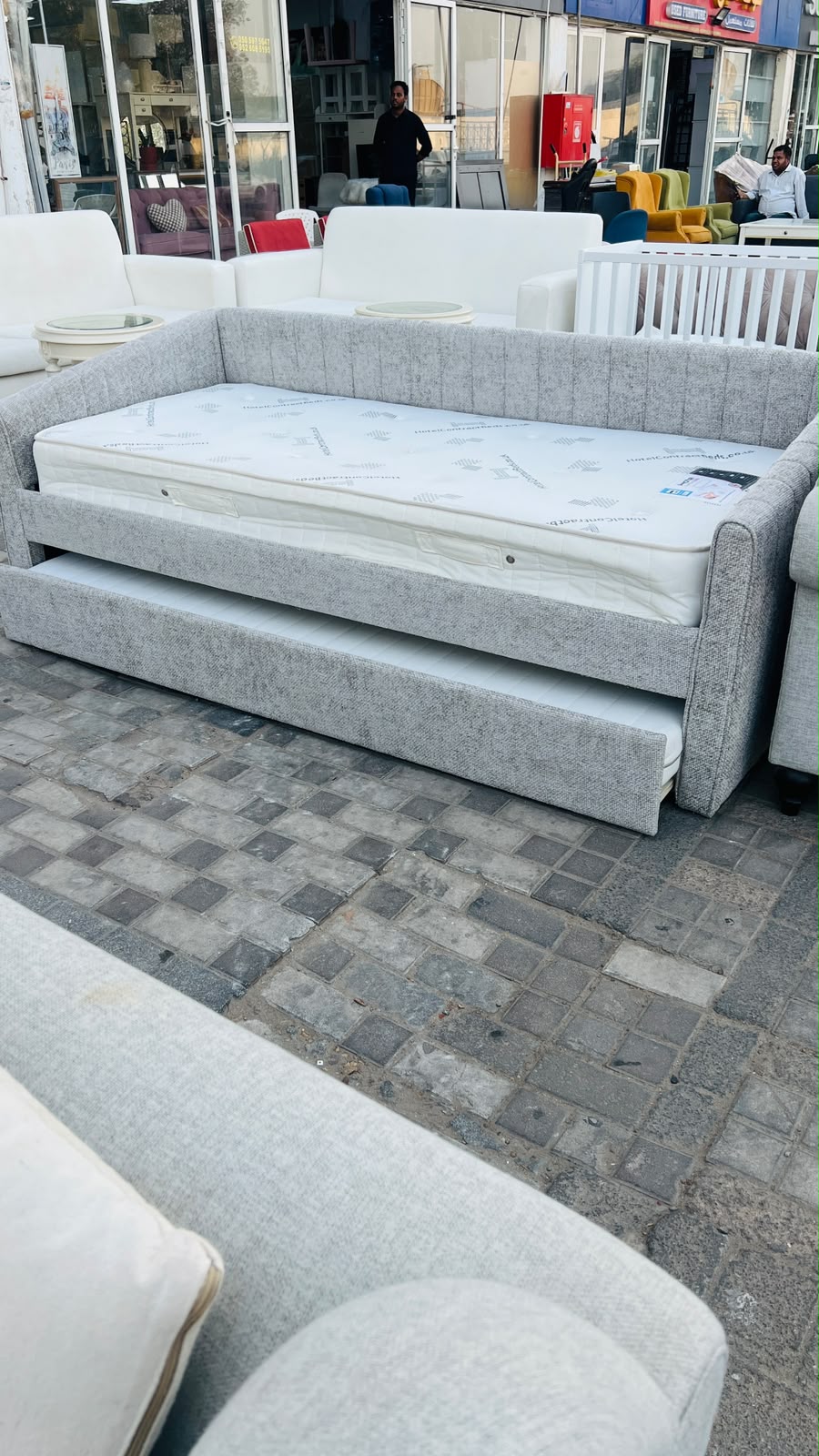 Used daybed with trundle for sale in Abu Dhabi